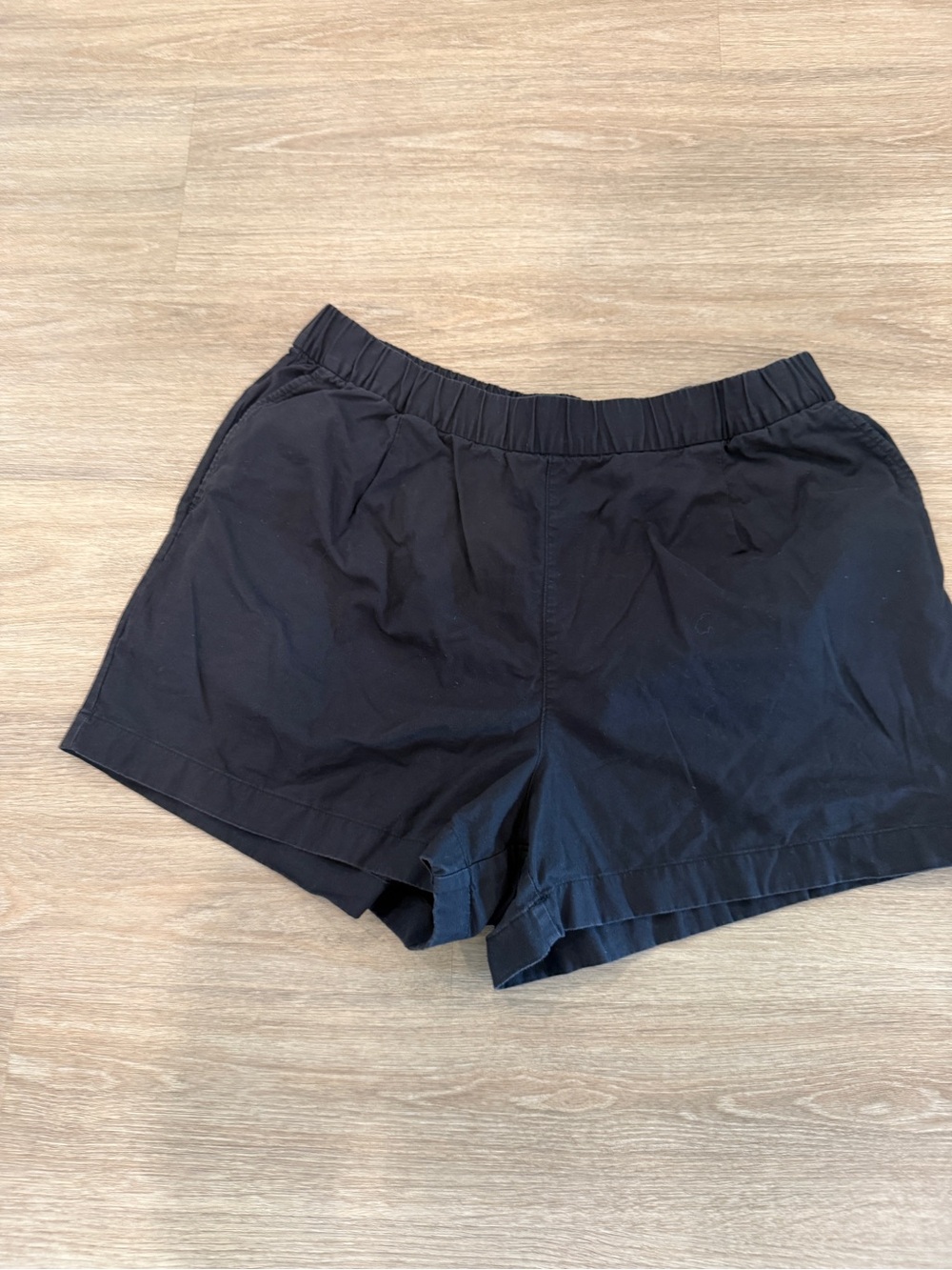 Uniqlo Black Elastic-Waist Bermuda Shorts